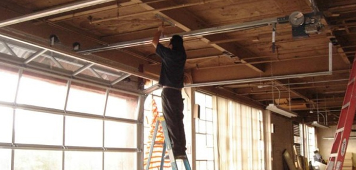 commercial garage door repair in Venice